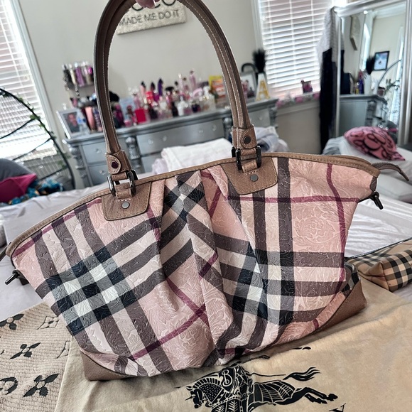 Burberry NovaCheck Embossed Floral Bag authentic - Picture 12 of 16